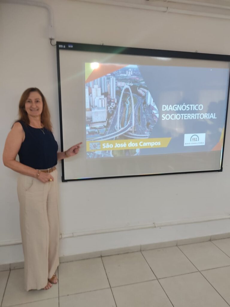 Lucia apresentando Diagnóstico SJC 2026